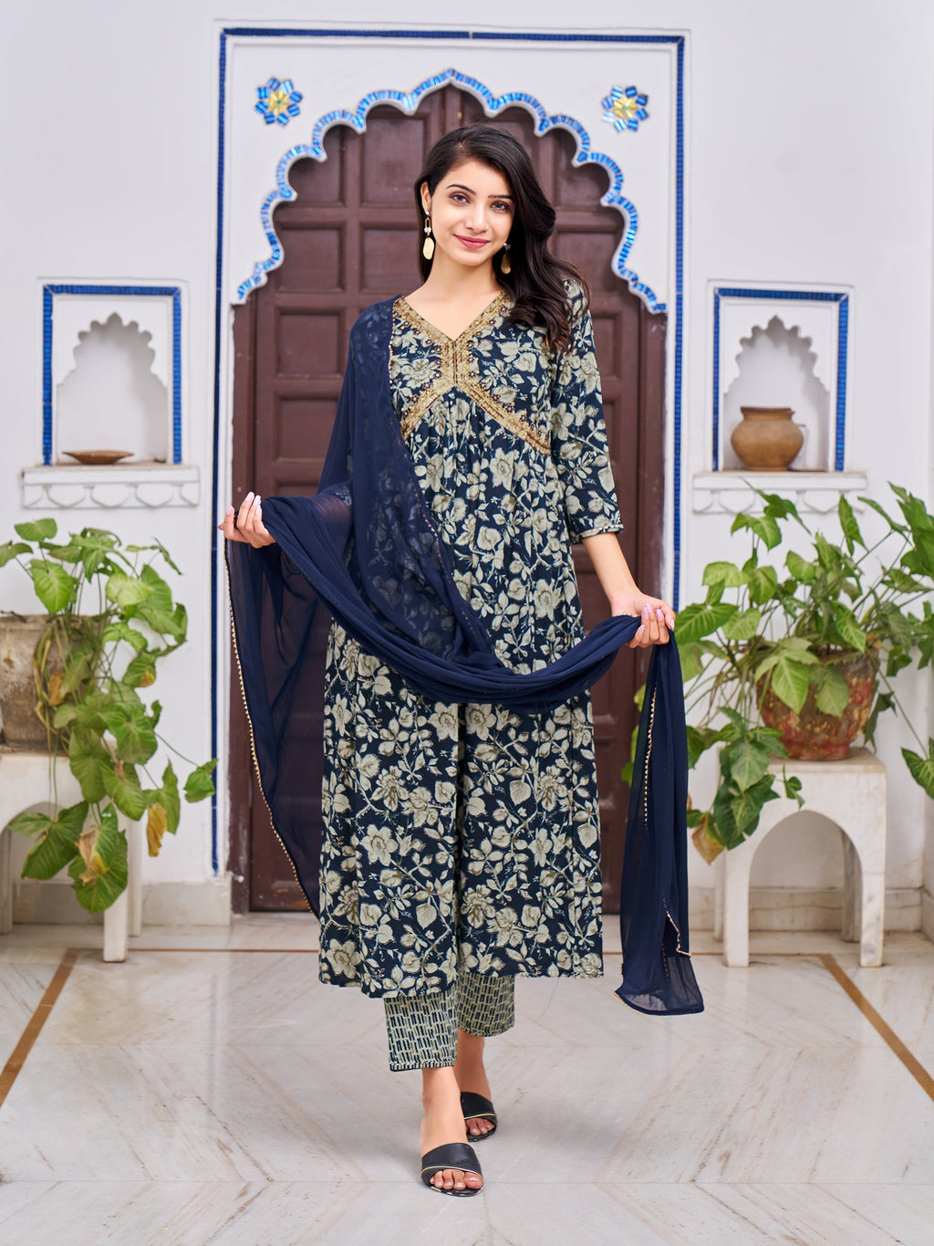Alia Cut Floral Embroidered Kurta With Pant & Dupatta, Multicolor - Hiral Fashion - Distacart
