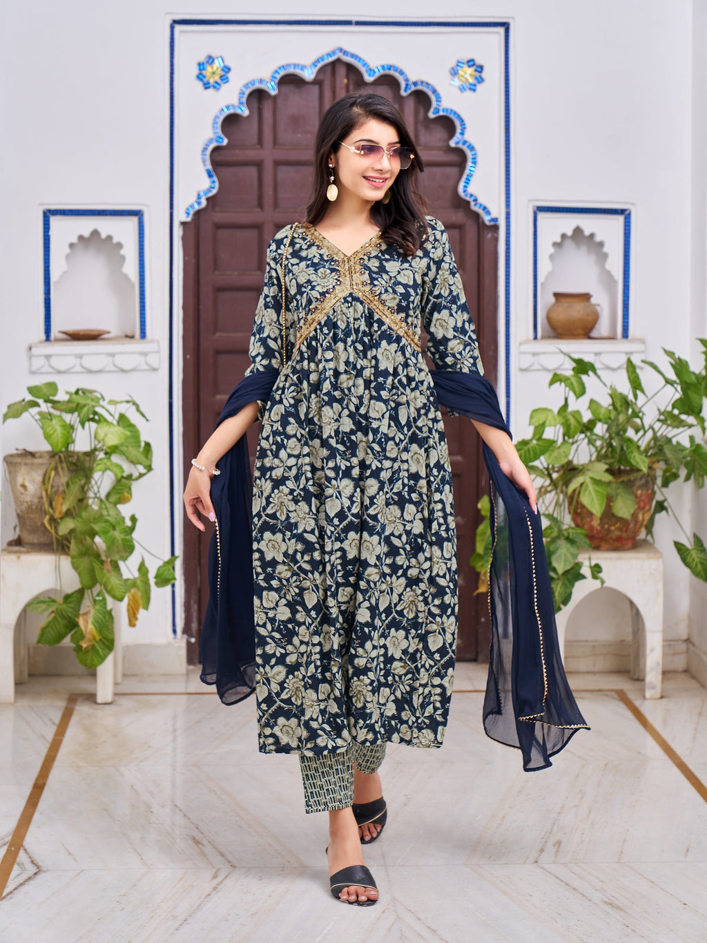 Alia Cut Floral Embroidered Kurta With Pant & Dupatta, Multicolor - Hiral Fashion - Distacart