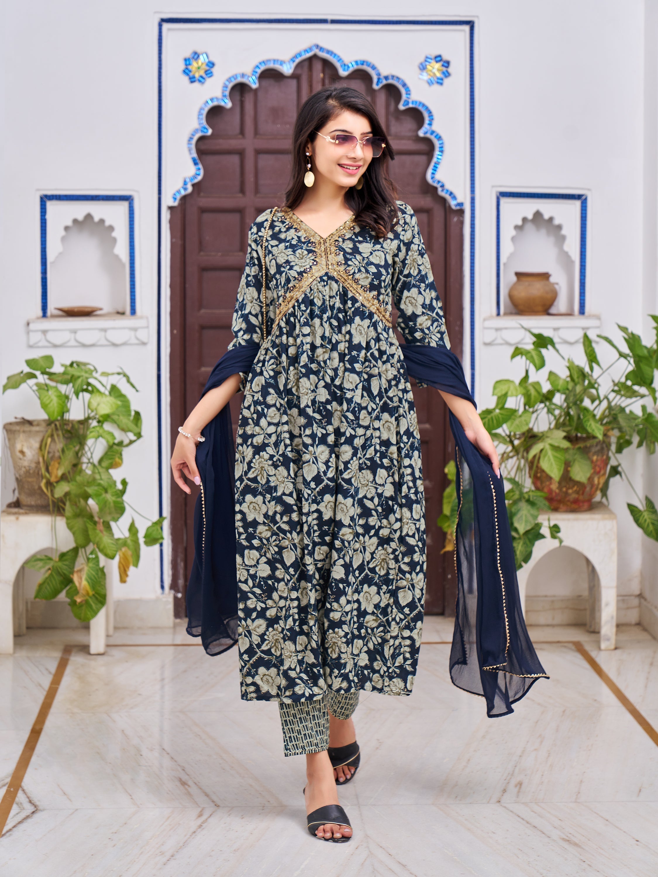 Alia Cut Floral Embroidered Kurta With Pant & Dupatta, Multicolor - Hiral Fashion - Distacart