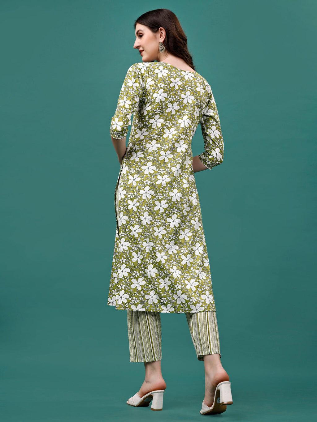Floral Printed Casual Wear Kurta With Pant & Dupatta, Multicolor - Hiral Fashion - Distacart