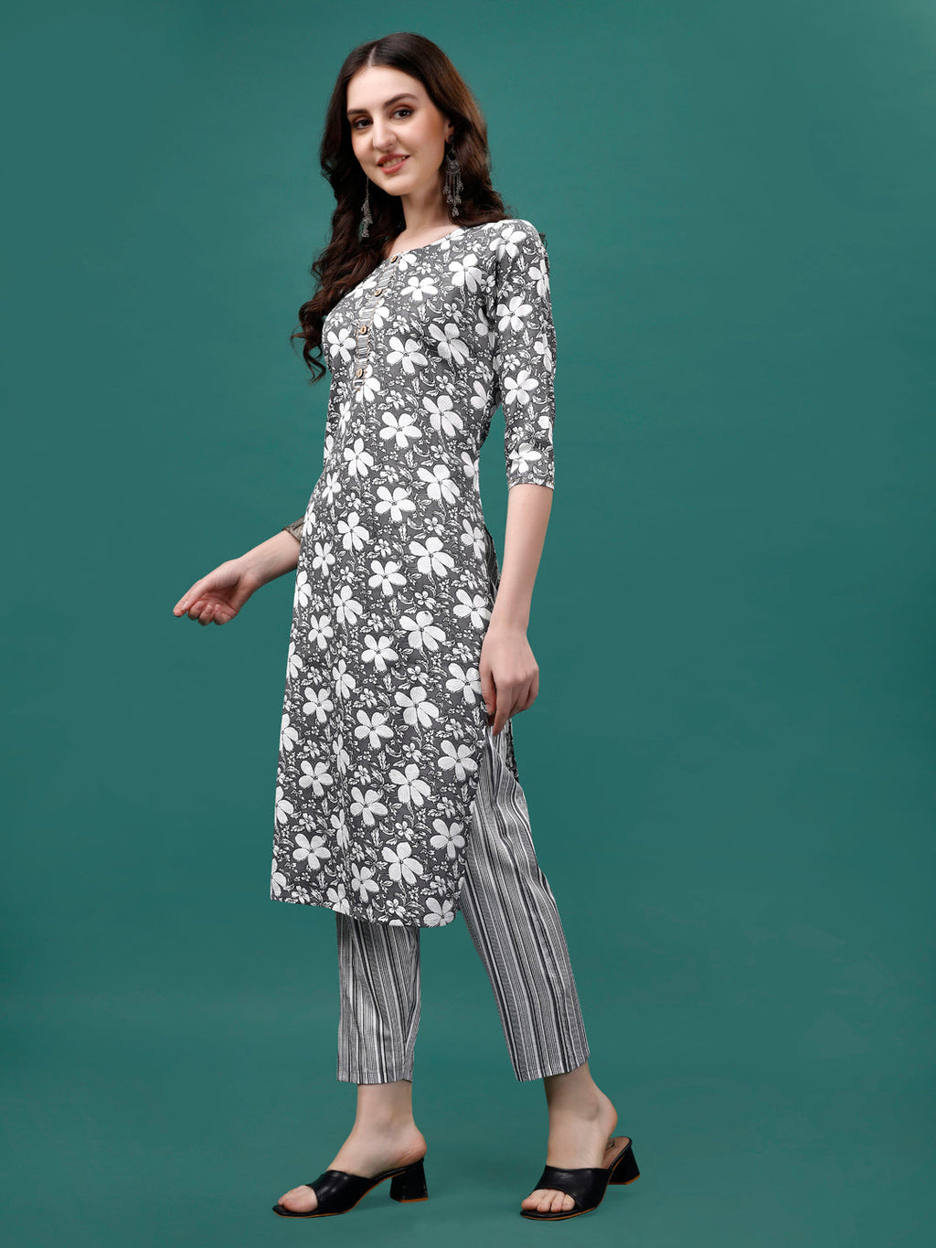 Floral Printed Casual Wear Kurta With Pant & Dupatta, Multicolor - Hiral Fashion - Distacart