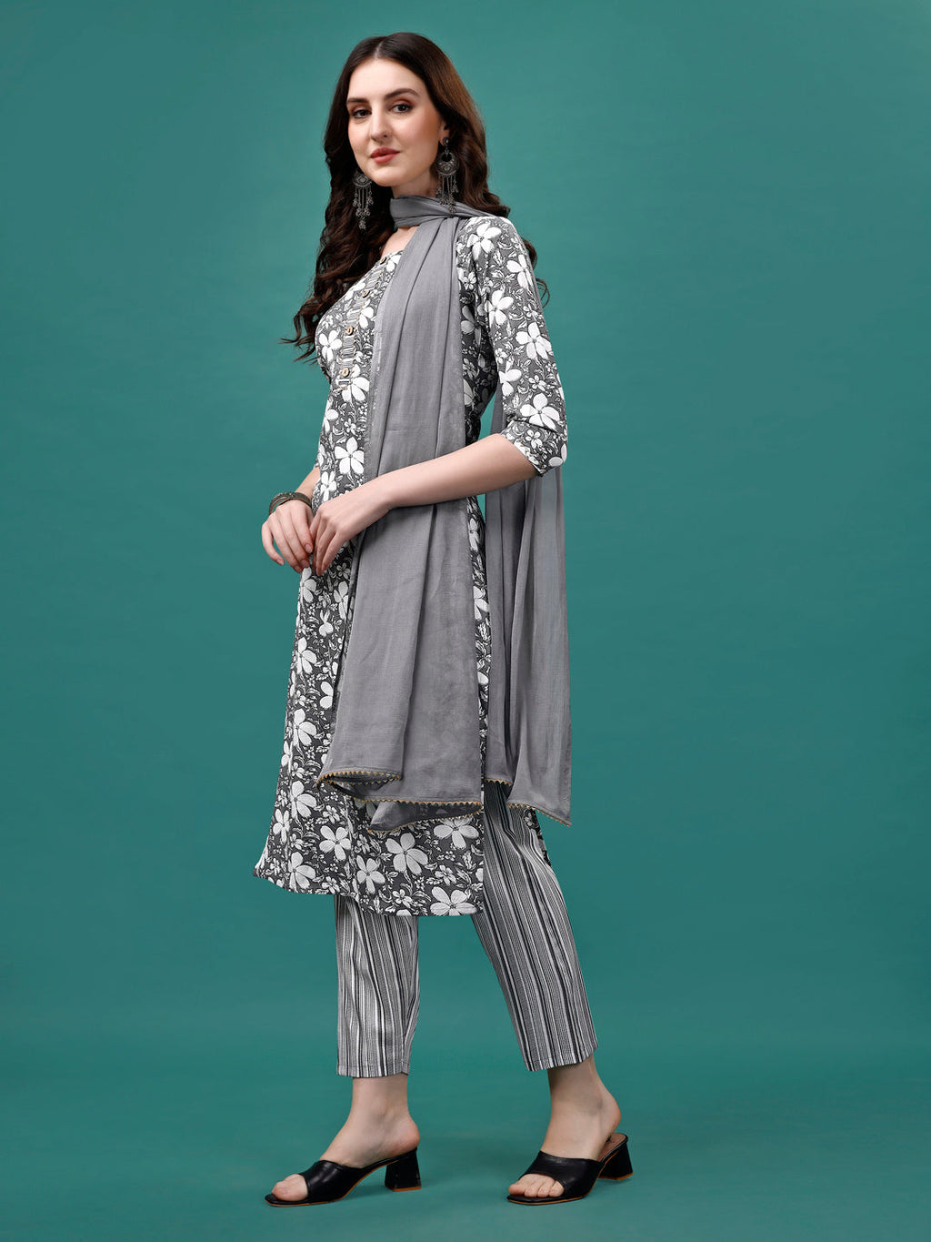 Floral Printed Casual Wear Kurta With Pant & Dupatta, Multicolor - Hiral Fashion - Distacart