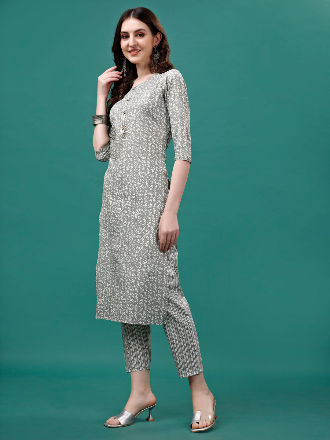 Floral Printed Casual Wear Kurta With Pant & Dupatta, Multicolor - Hiral Fashion