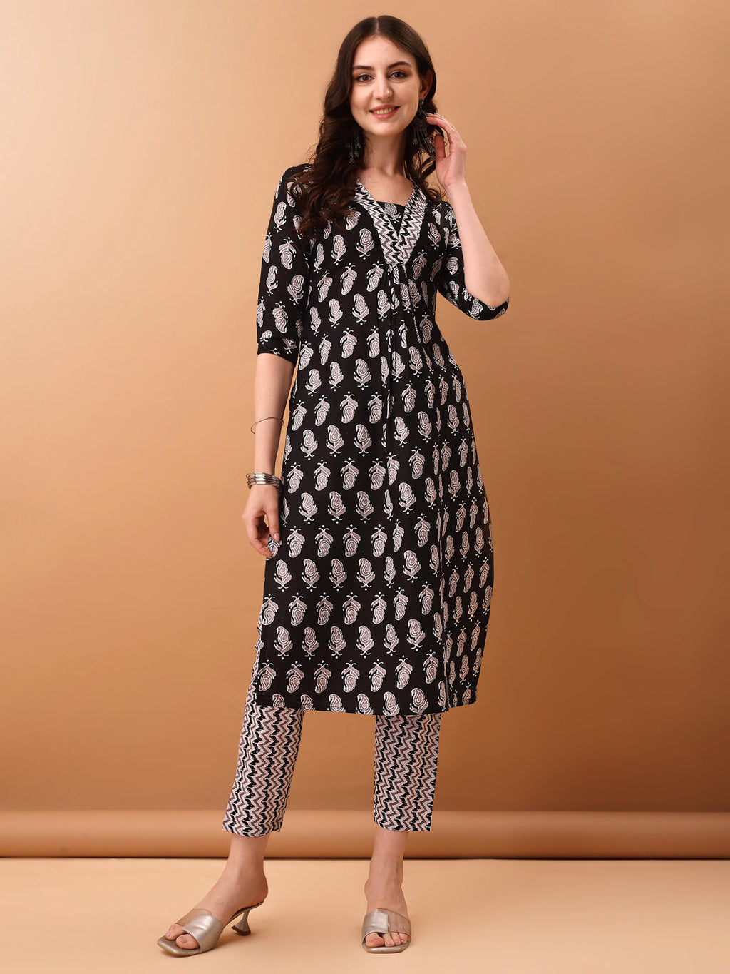 Floral Printed Kurta With Pant & Dupatta, Black - Hiral Fashion