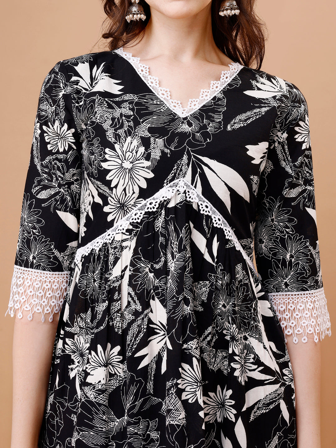 Leaf Printed & Lace Detailed Kurta & Pant Set, Multicolor - Hiral Fashion