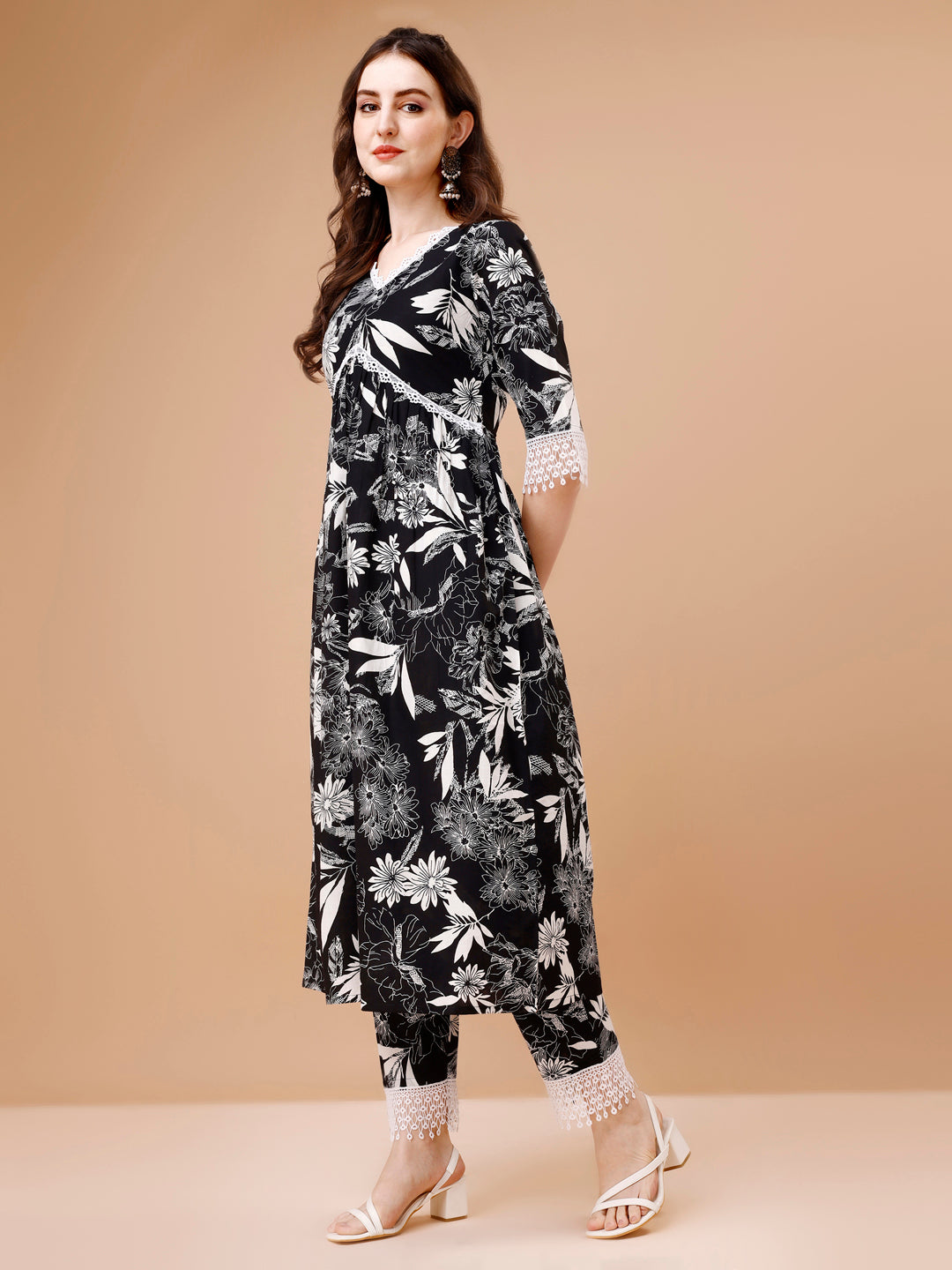 Leaf Printed & Lace Detailed Kurta & Pant Set, Multicolor - Hiral Fashion