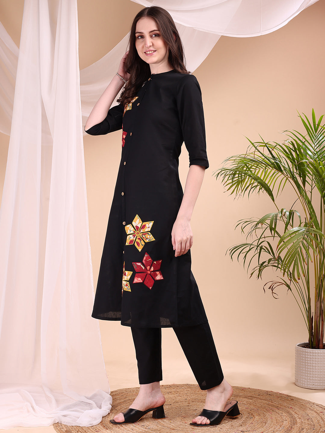 Placement Floral Front Buttoned Kurta With Pant, Black - Hiral Fashion - Distacart