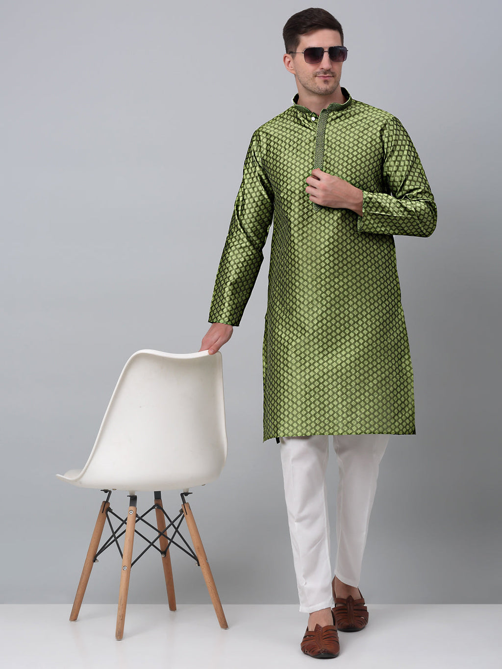 Jompers Men's Olive Green Collar Embroidered Kurta
