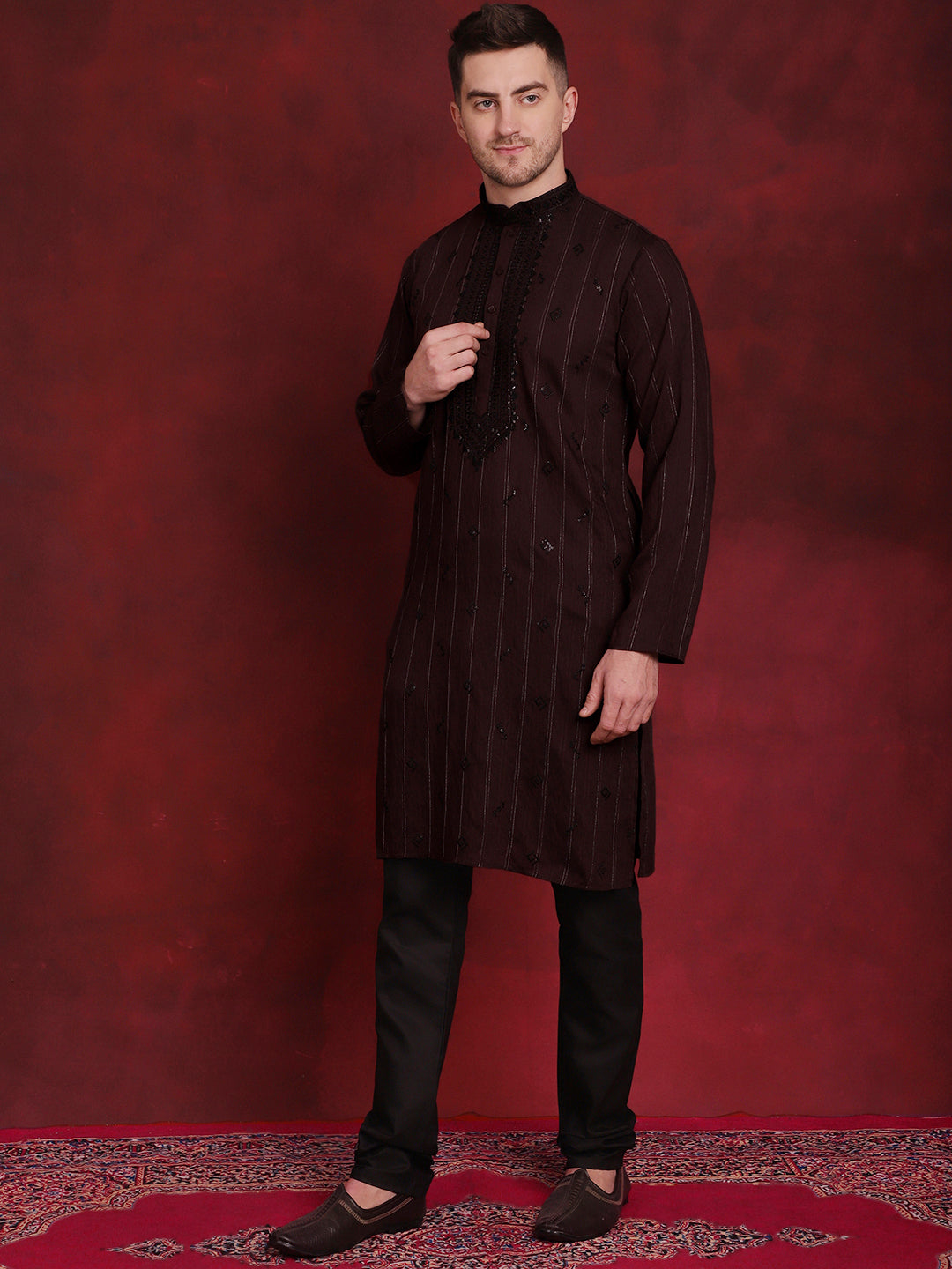 Jompers Men's Sequins Embroidered Kurta - Maroon