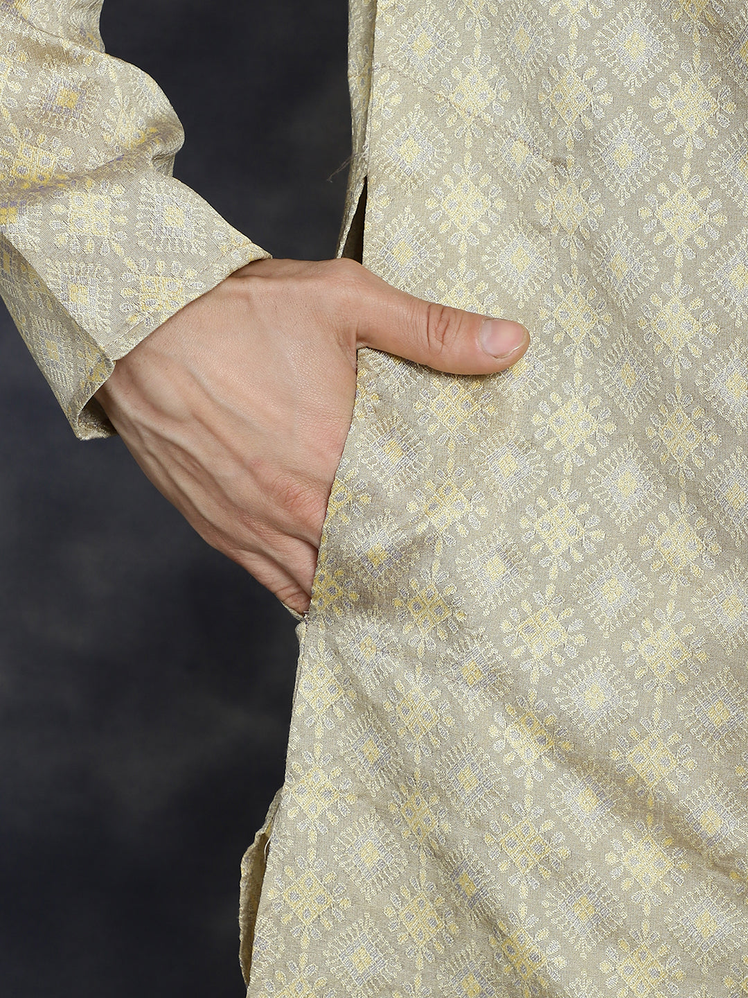 Jompers Men's Beige Woven Design Kurta - Beige