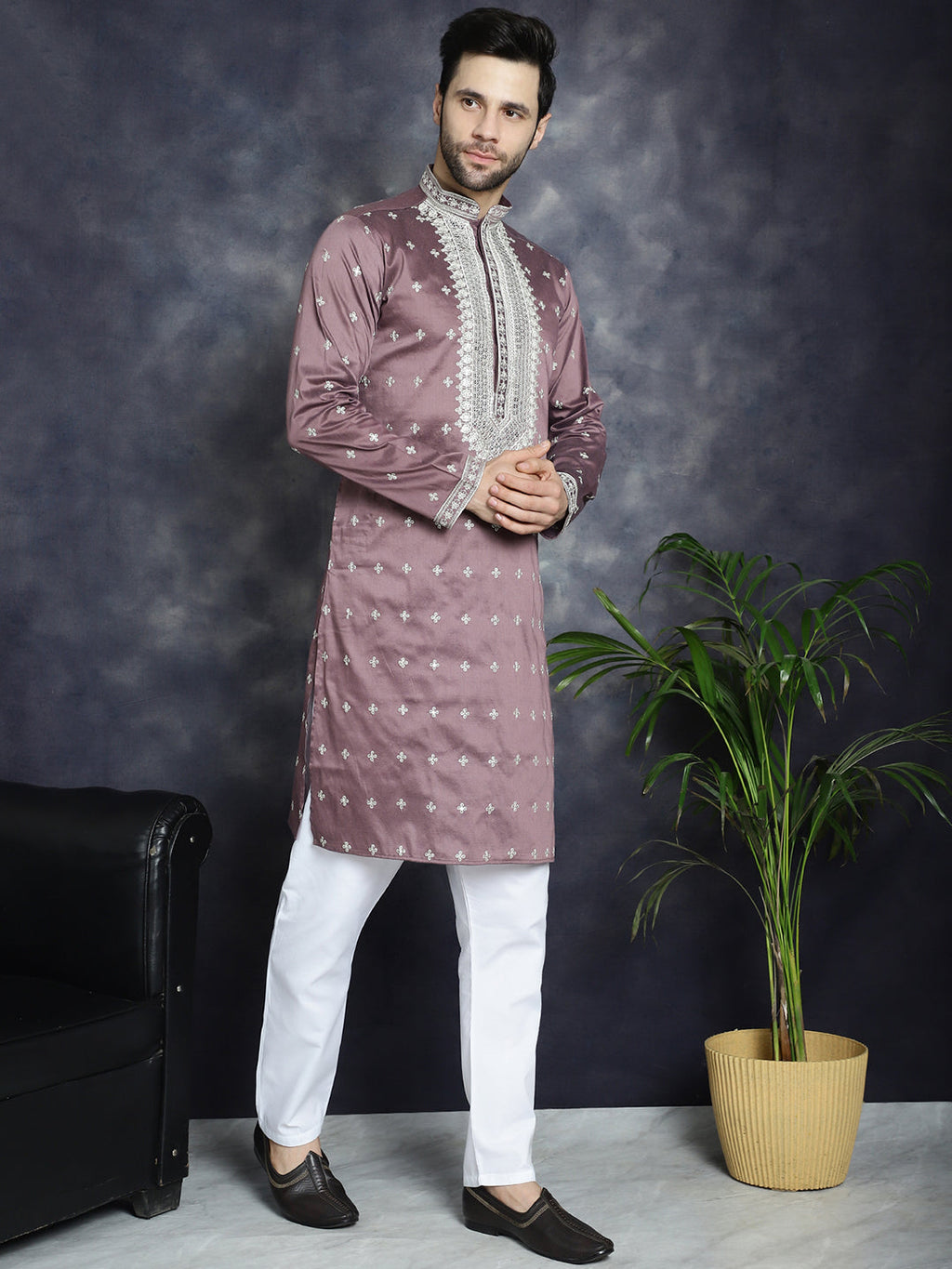 Jompers Men's Sequins Embroidered Kurta - Megenta