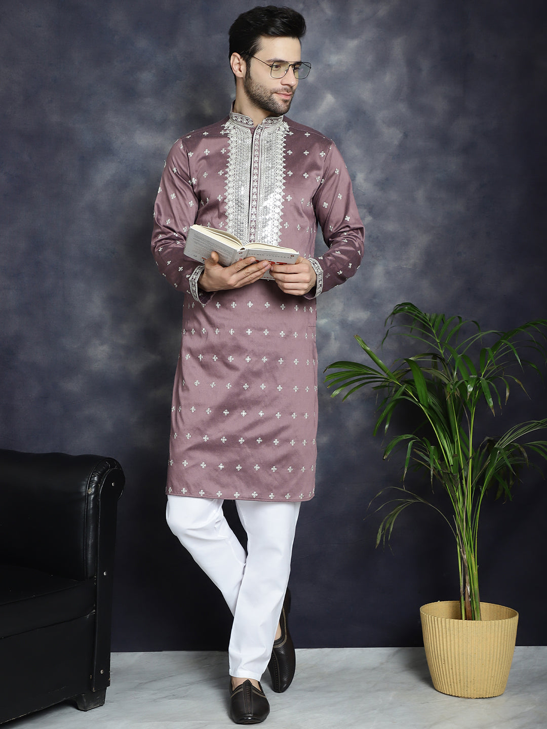 Jompers Men's Sequins Embroidered Kurta - Megenta