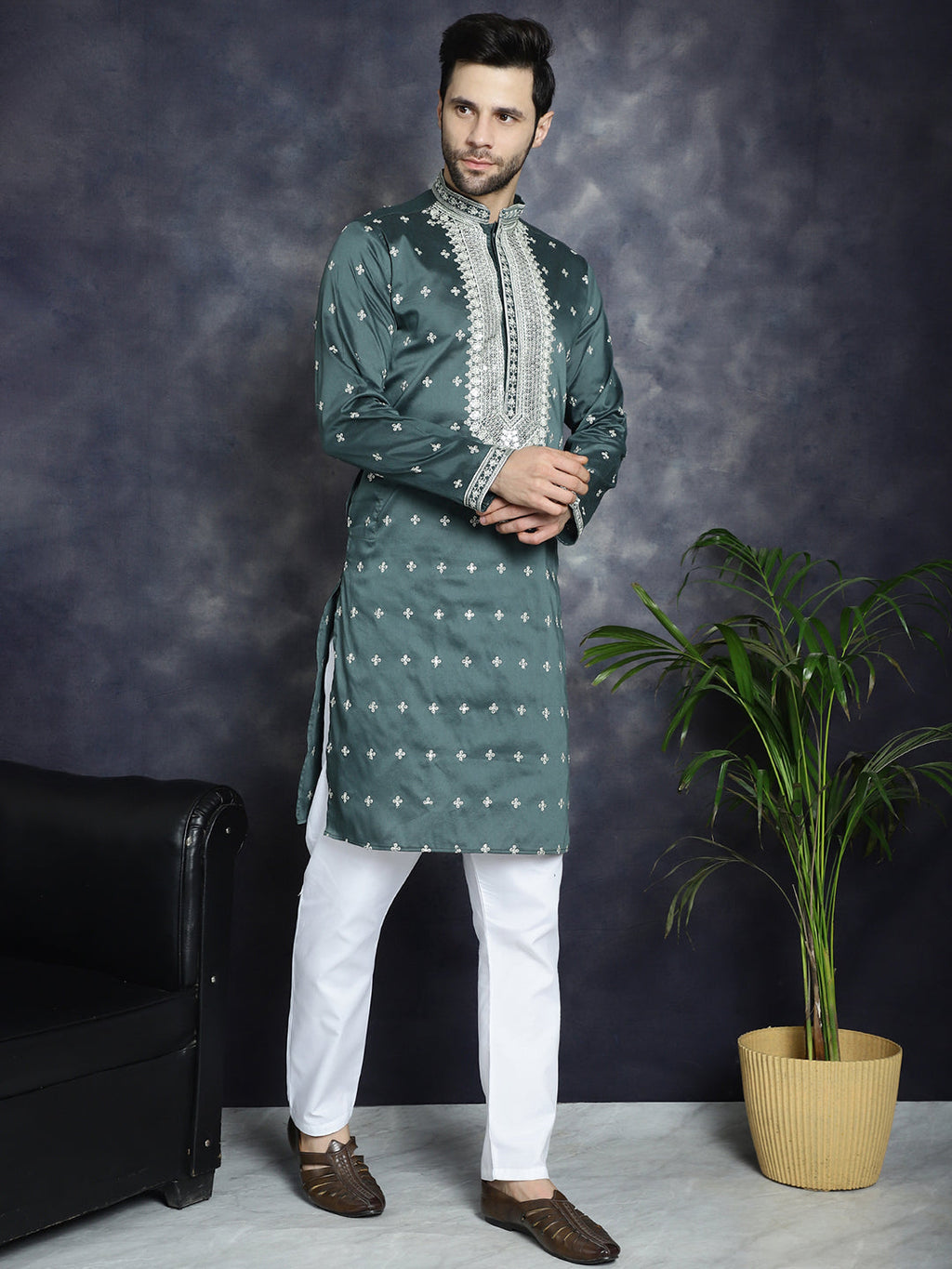 Jompers Men's Sequins Embroidered Kurta - Olive