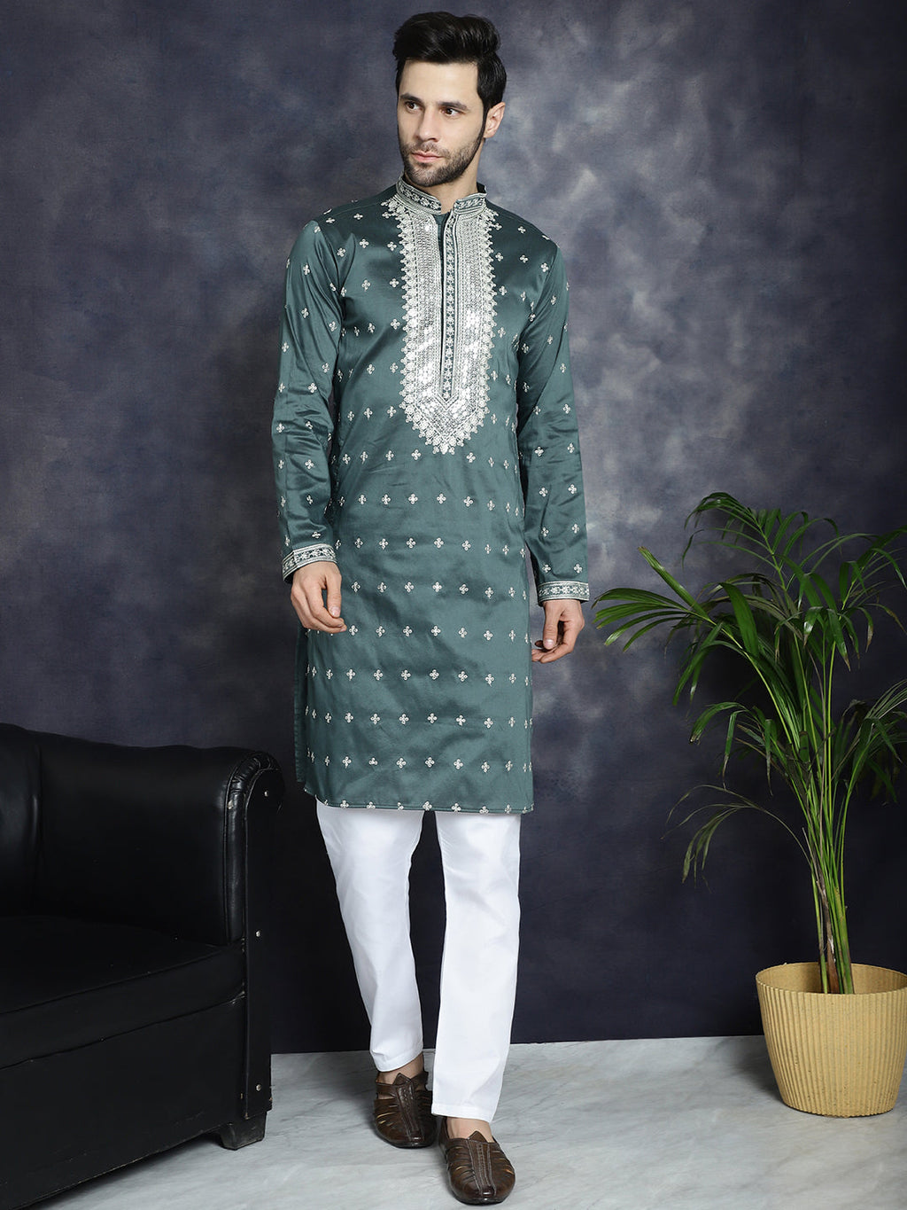 Jompers Men's Sequins Embroidered Kurta - Olive