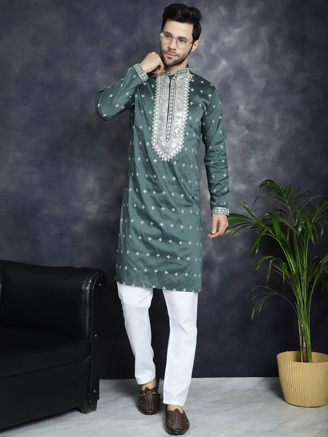 Jompers Men's Sequins Embroidered Kurta - Olive