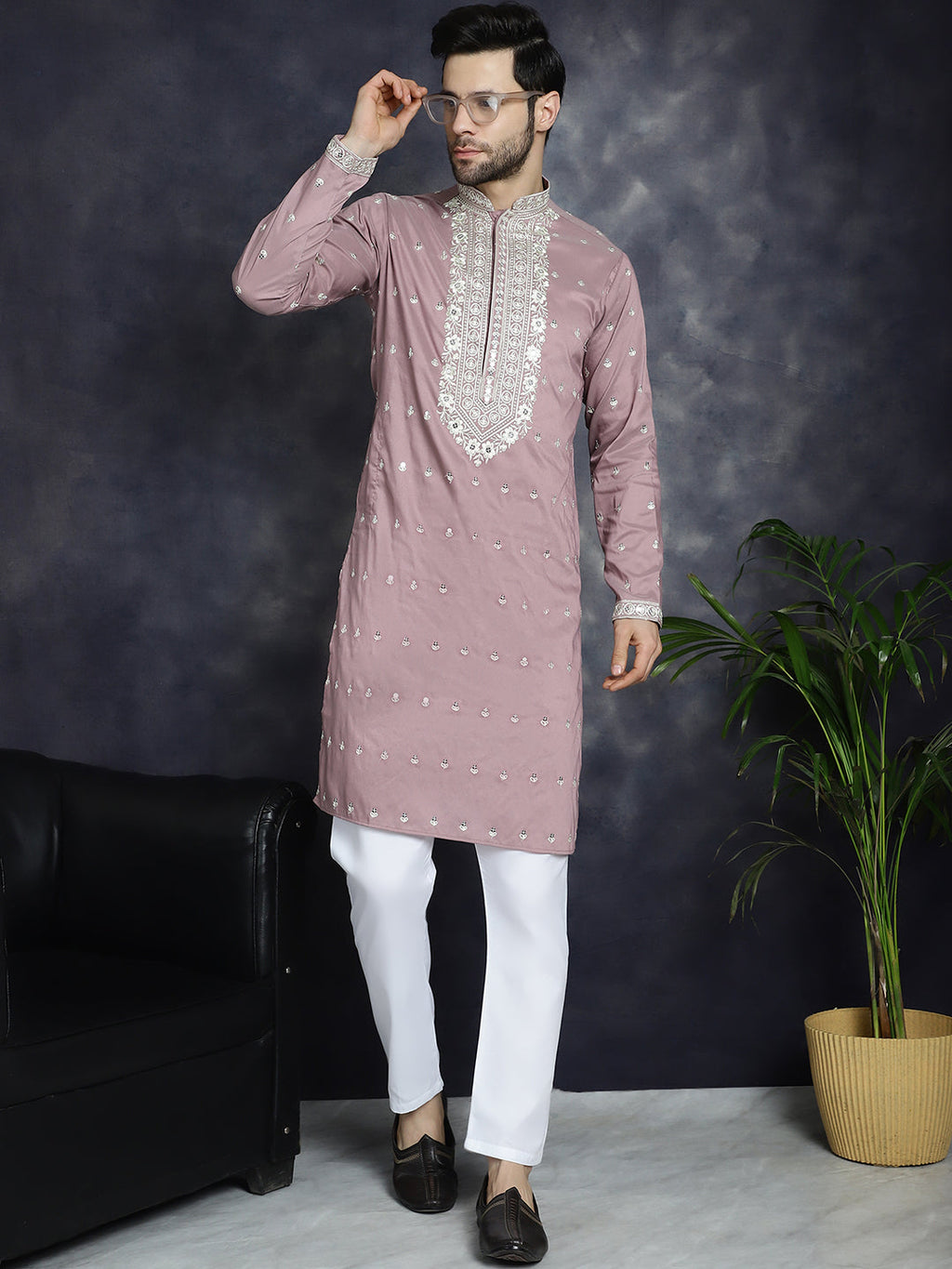 Jompers Men's Chikankari Embroidered Kurta - Magenta