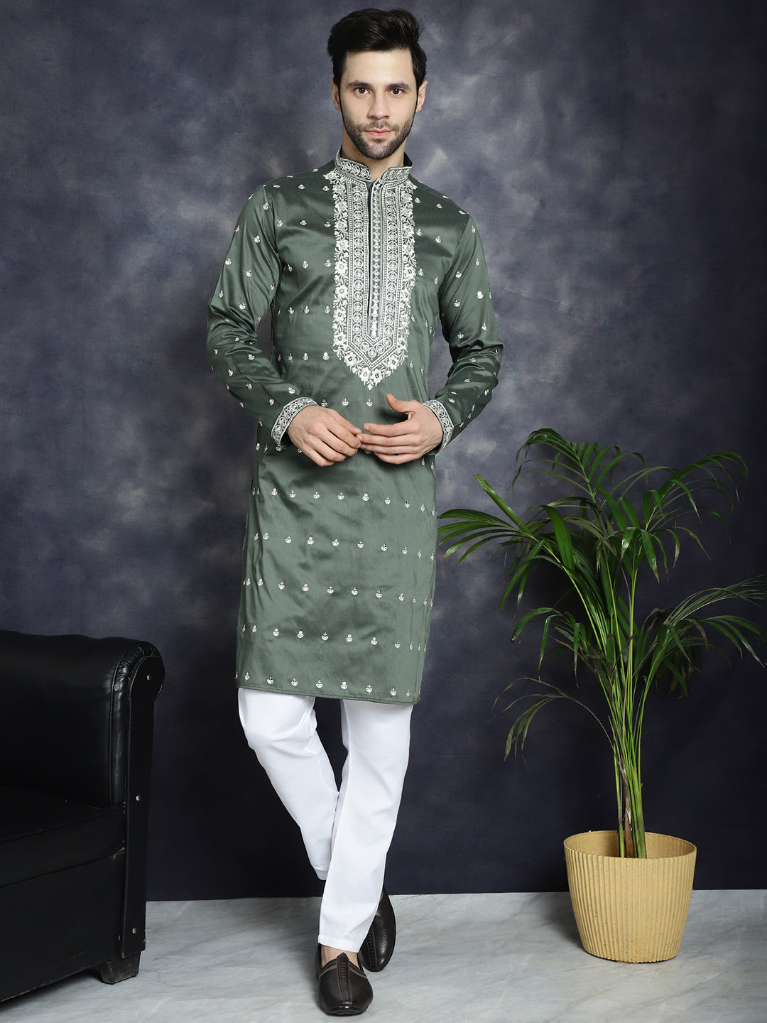 Jompers Men's Chikankari Embroidered Kurta - Olive