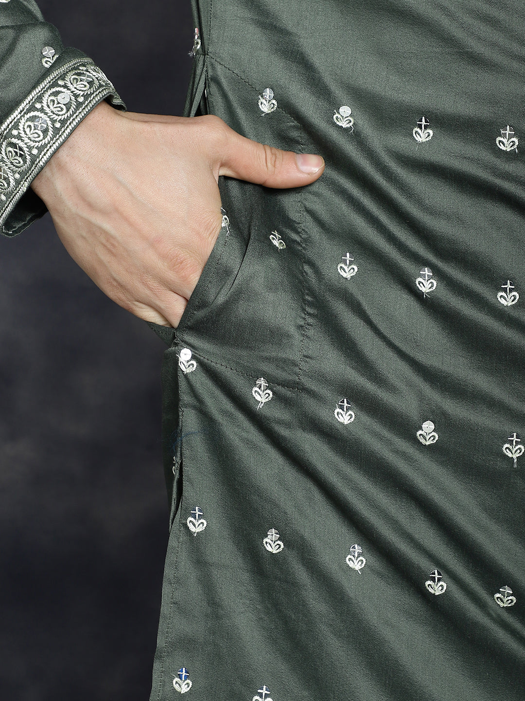 Jompers Men's Chikankari Embroidered Kurta - Olive