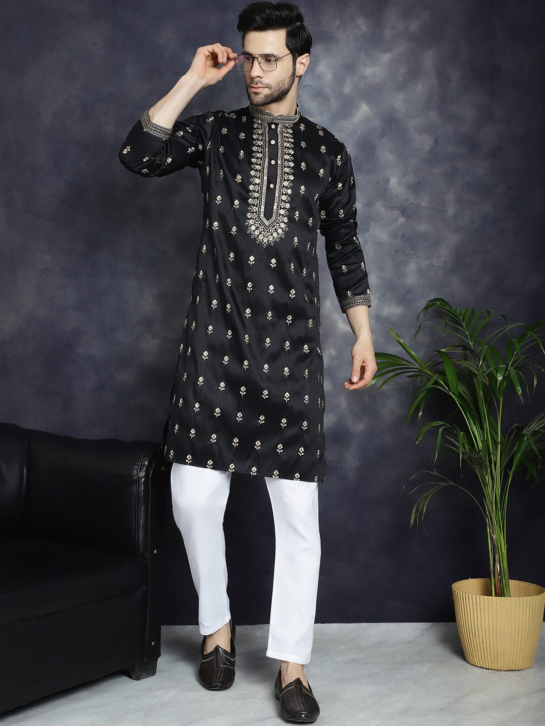 Jompers Men's Black Chikankari Embroidered Kurta - Black