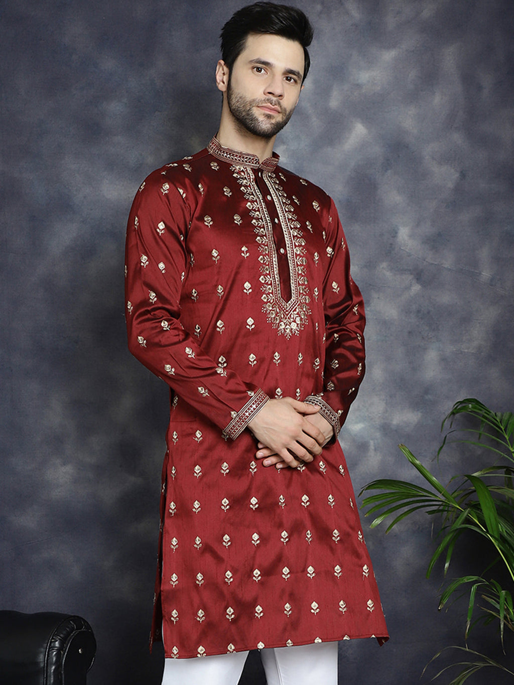 Jompers Men's Maroon Chikankari Embroidered Kurta - Maroon