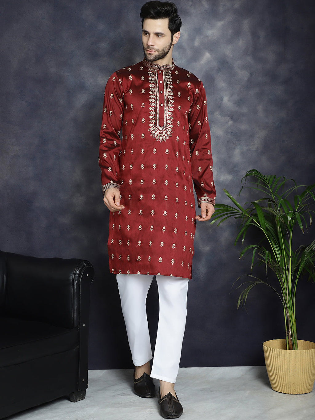 Jompers Men's Maroon Chikankari Embroidered Kurta - Maroon