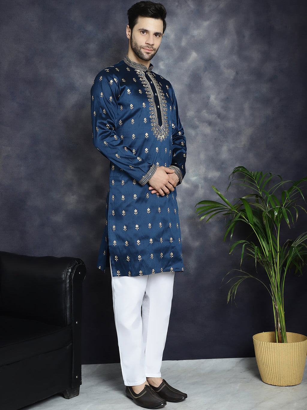 Jompers Men's Navy Blue Chikankari Embroidered Kurta - Navy Blue