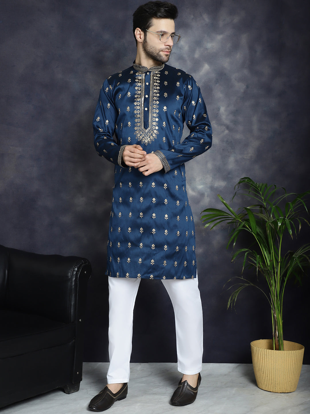 Jompers Men's Navy Blue Chikankari Embroidered Kurta - Navy Blue