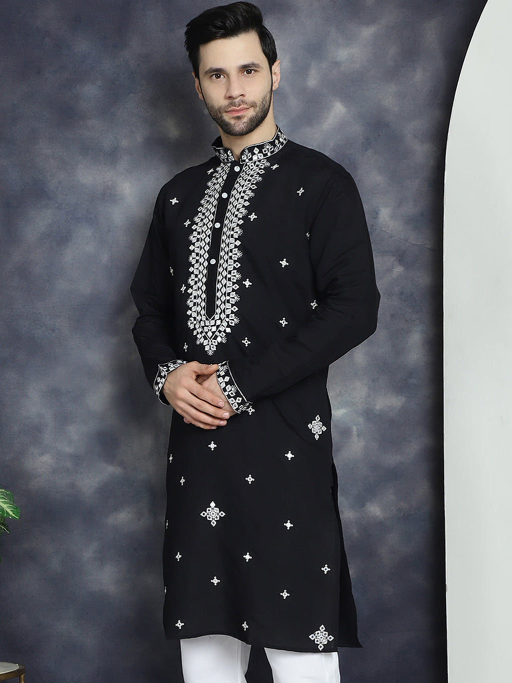 Jompers Men's Embroidered Kurta - Black