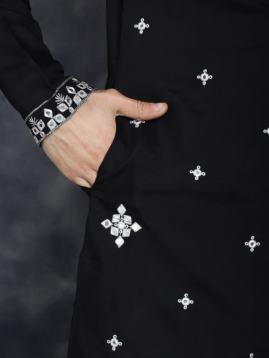 Jompers Men's Embroidered Kurta - Black
