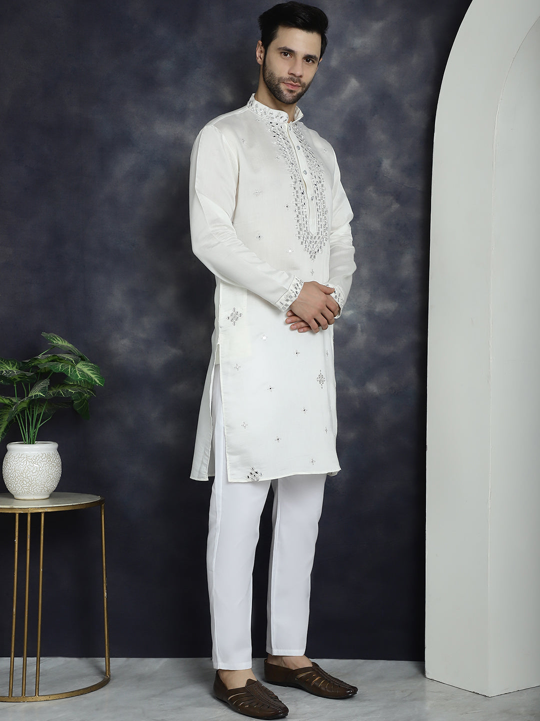 Jompers Men's Embroidered Kurta - White