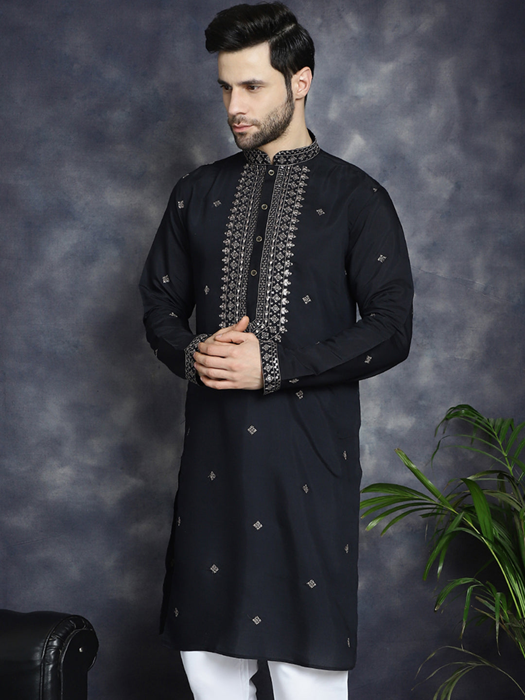 Jompers Men's Sequins Embroidered Kurta - Black