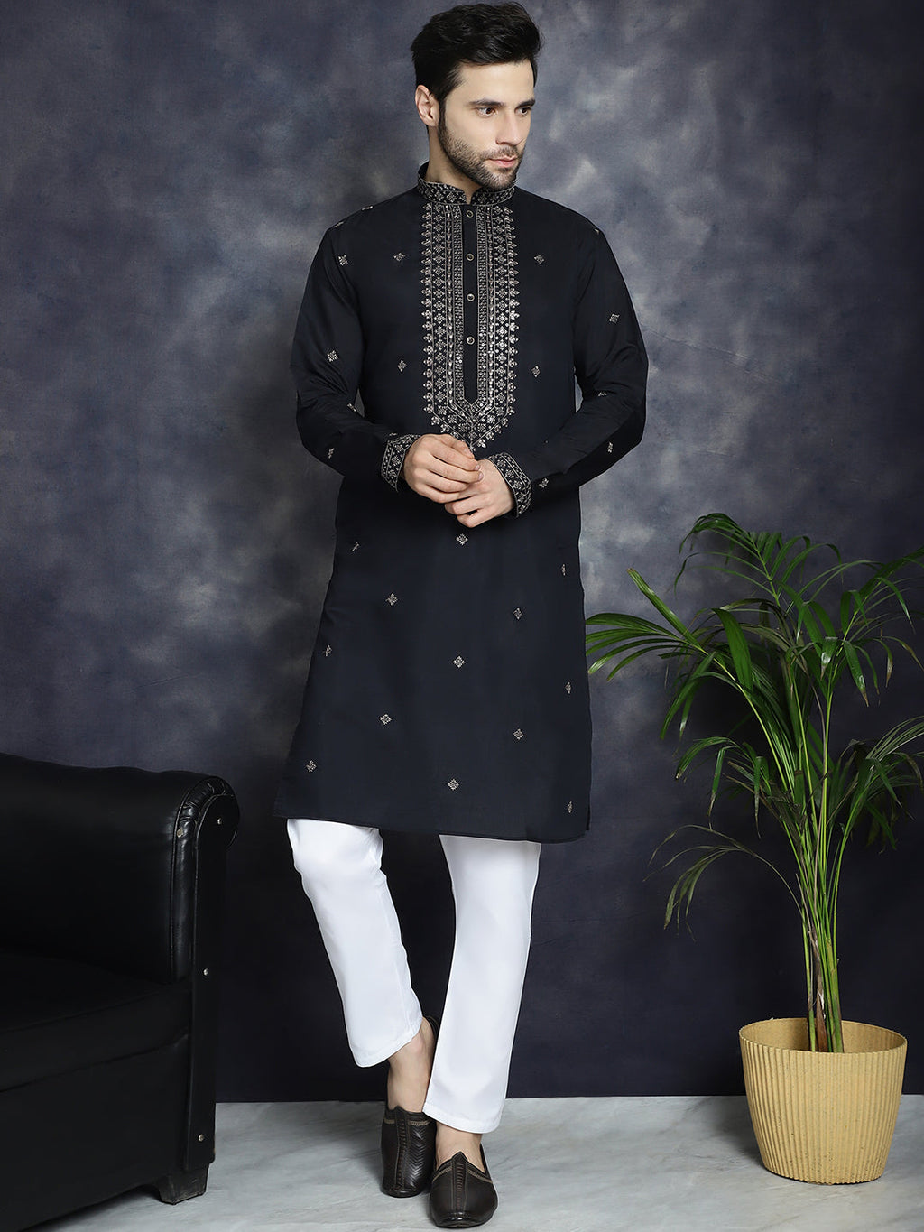 Jompers Men's Sequins Embroidered Kurta - Black