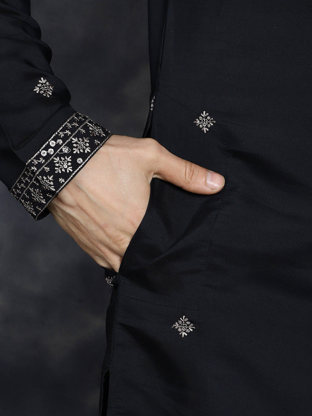 Jompers Men's Sequins Embroidered Kurta - Black