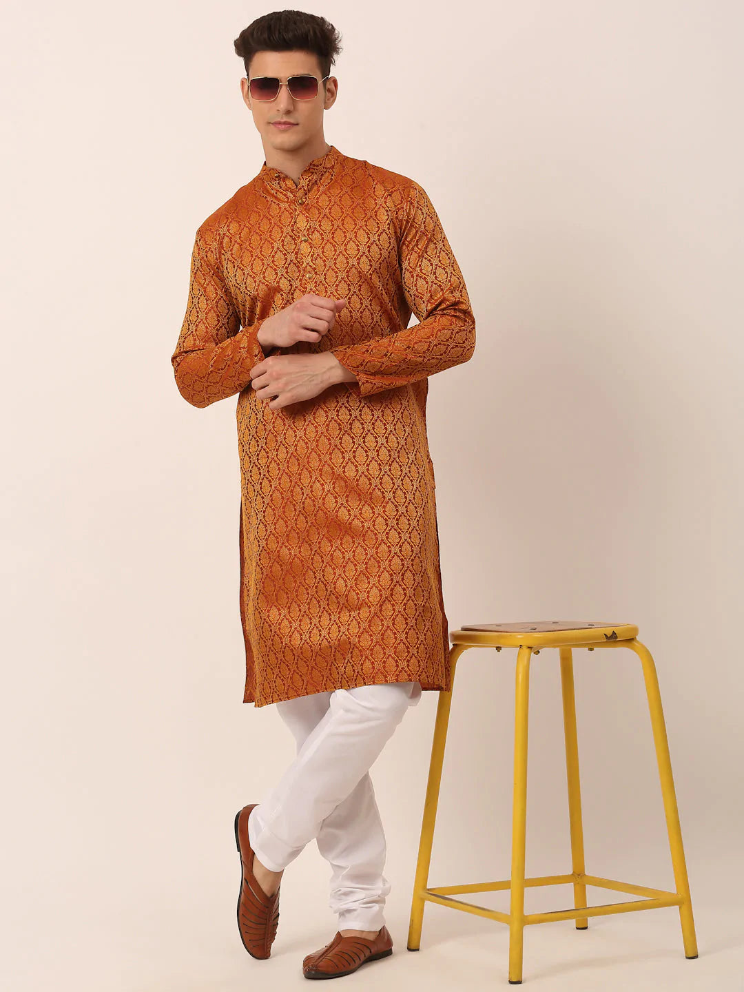 Jompers Men's Woven Design Jacquard Kurta - Maroon