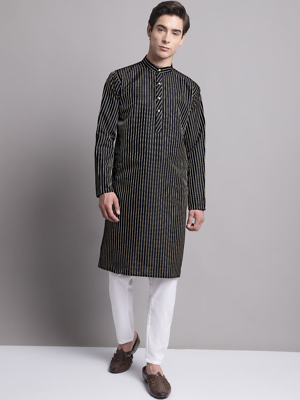 Jompers Men's Black Embroidered Design Kurta