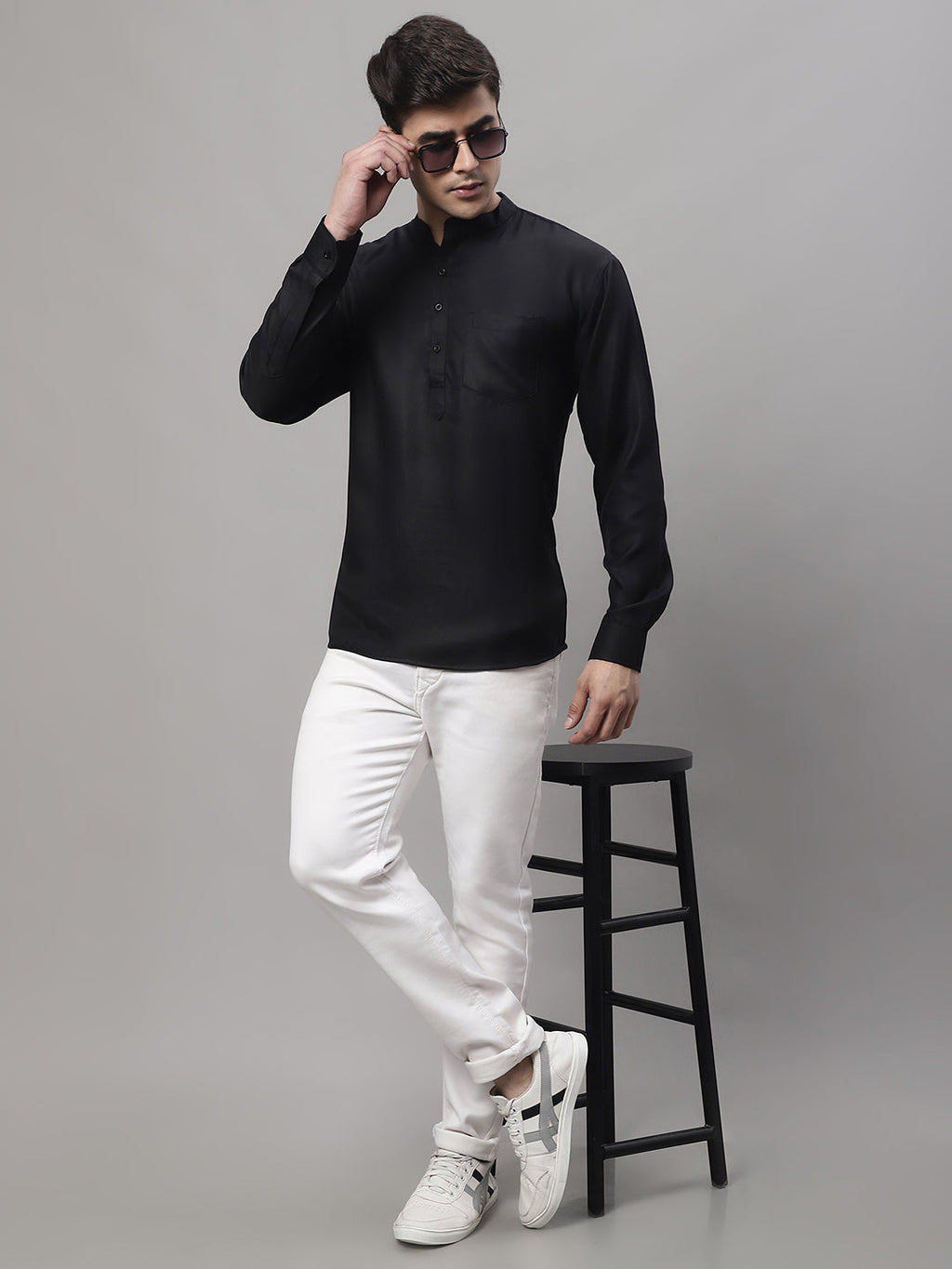 Jompers Men's Black Solid Short Kurta