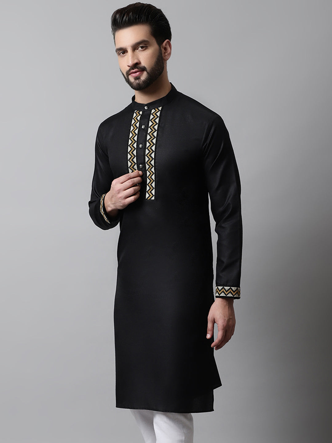 Jompers Men's Black Embroidered Kurta