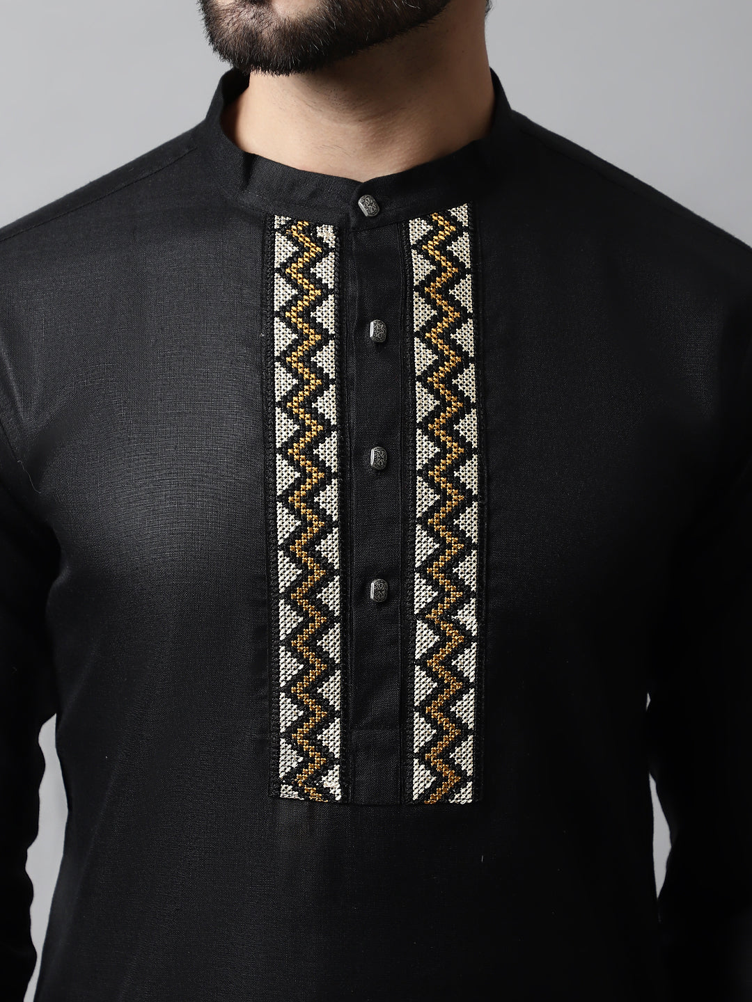 Jompers Men's Black Embroidered Kurta