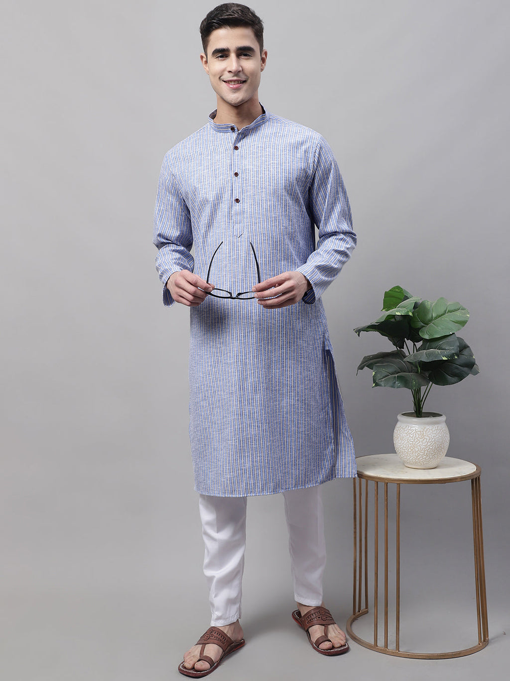 Jompers Men's Blue and White Striped Kurta