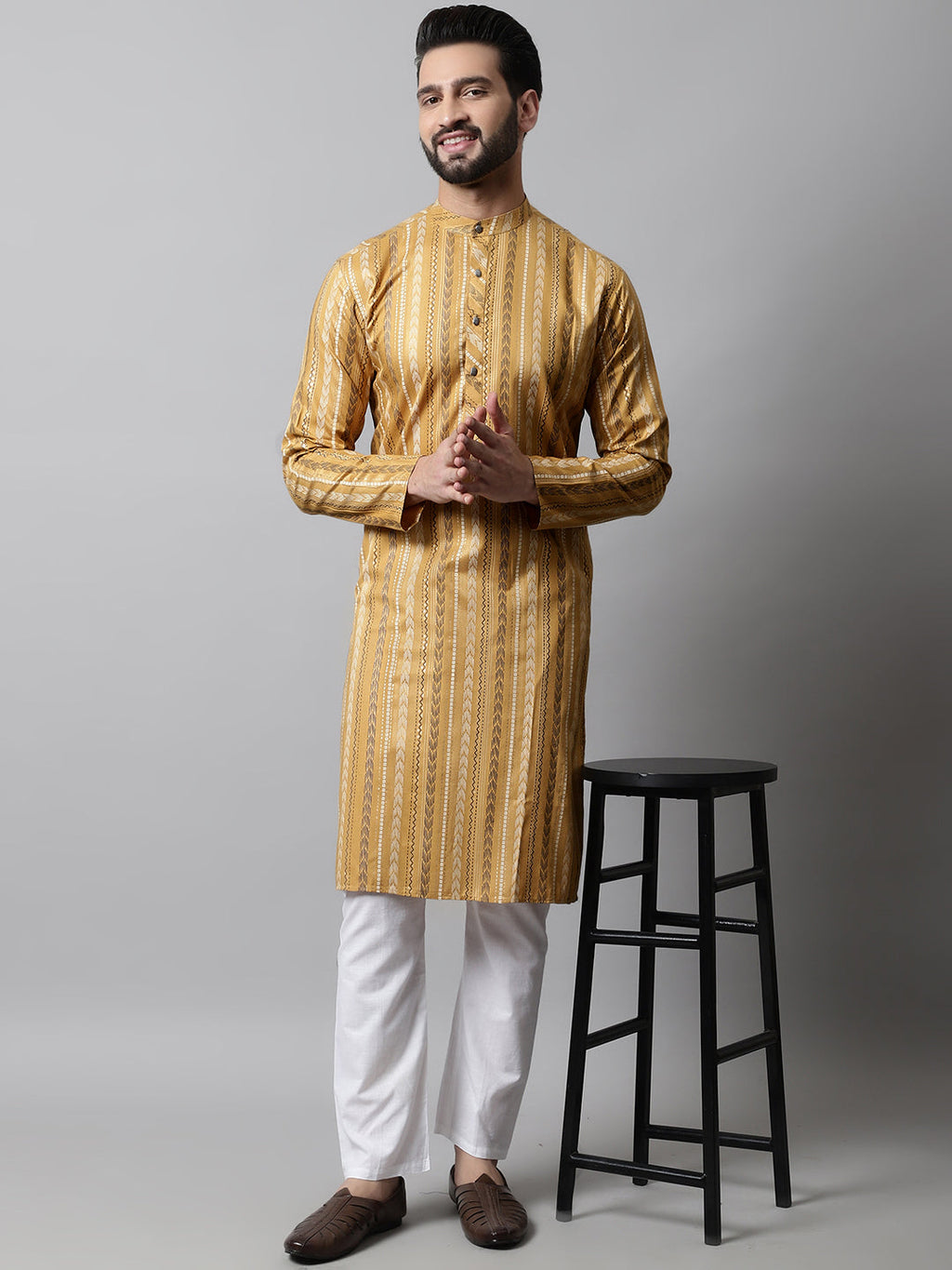 Jompers Men's Beige Foil Printed Kurta