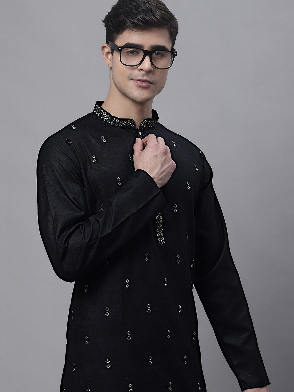 Jompers Men's Black Embroidered Straight Kurta