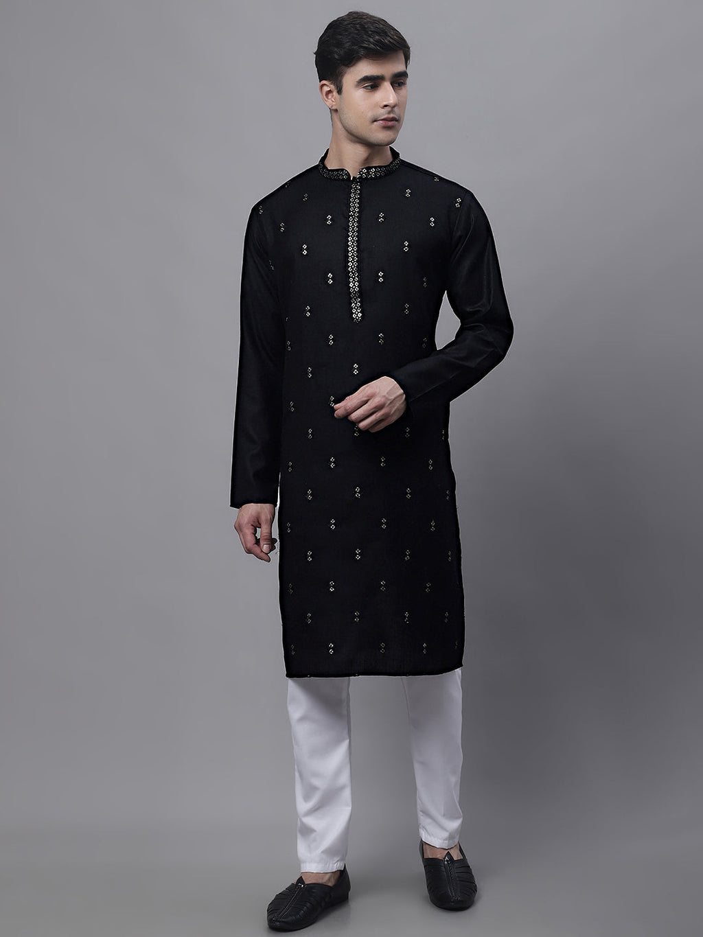 Jompers Men's Black Embroidered Straight Kurta