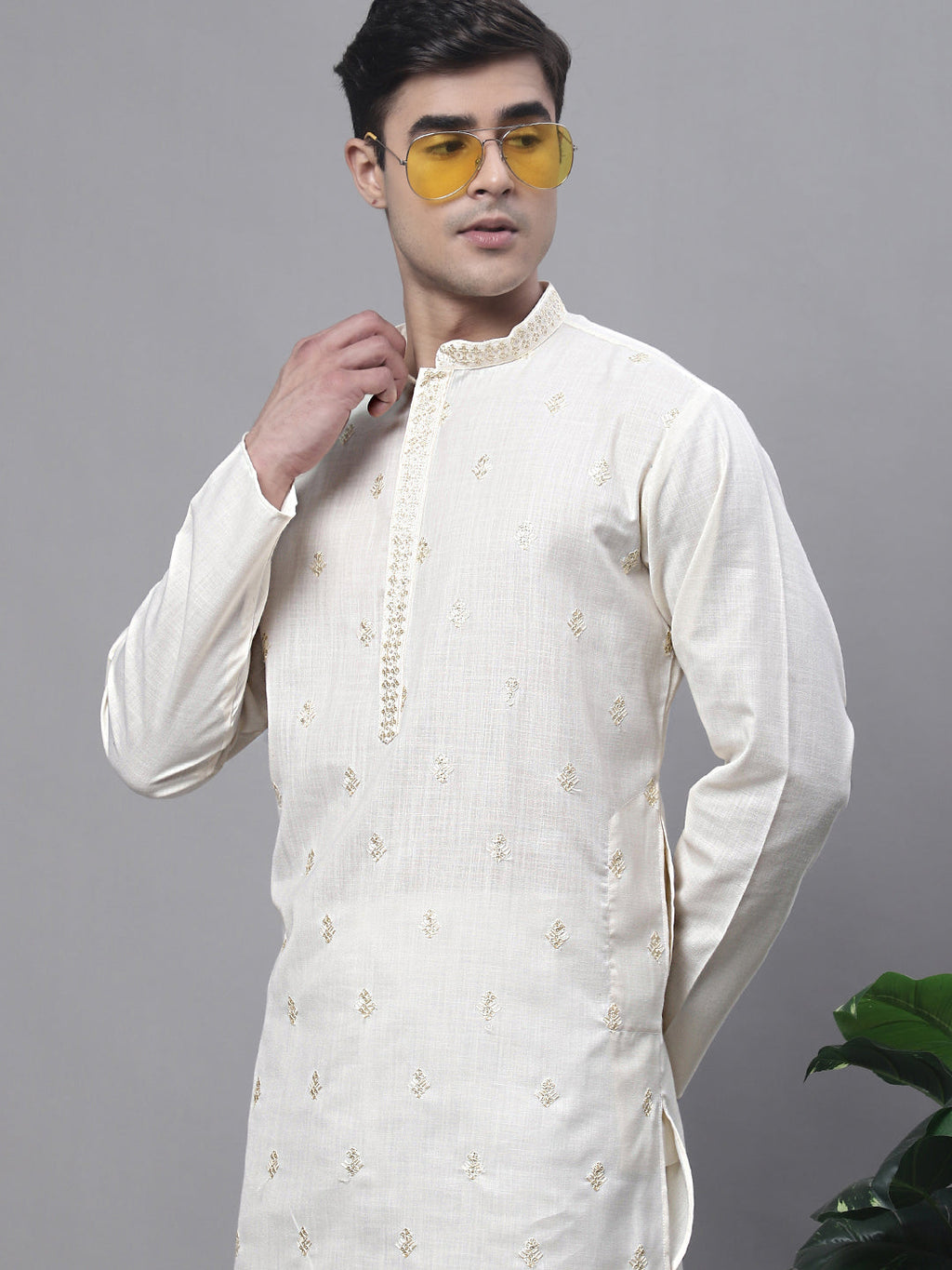 Jompers Men's White Embroidered Straight Kurta