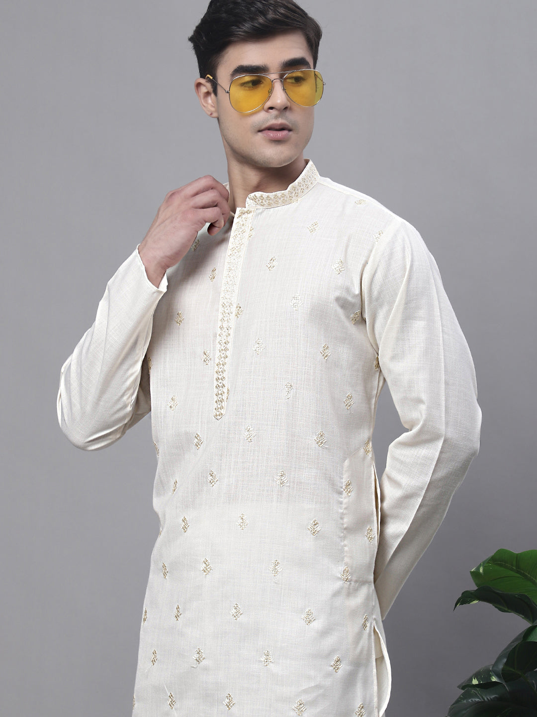 Jompers Men's White Embroidered Straight Kurta