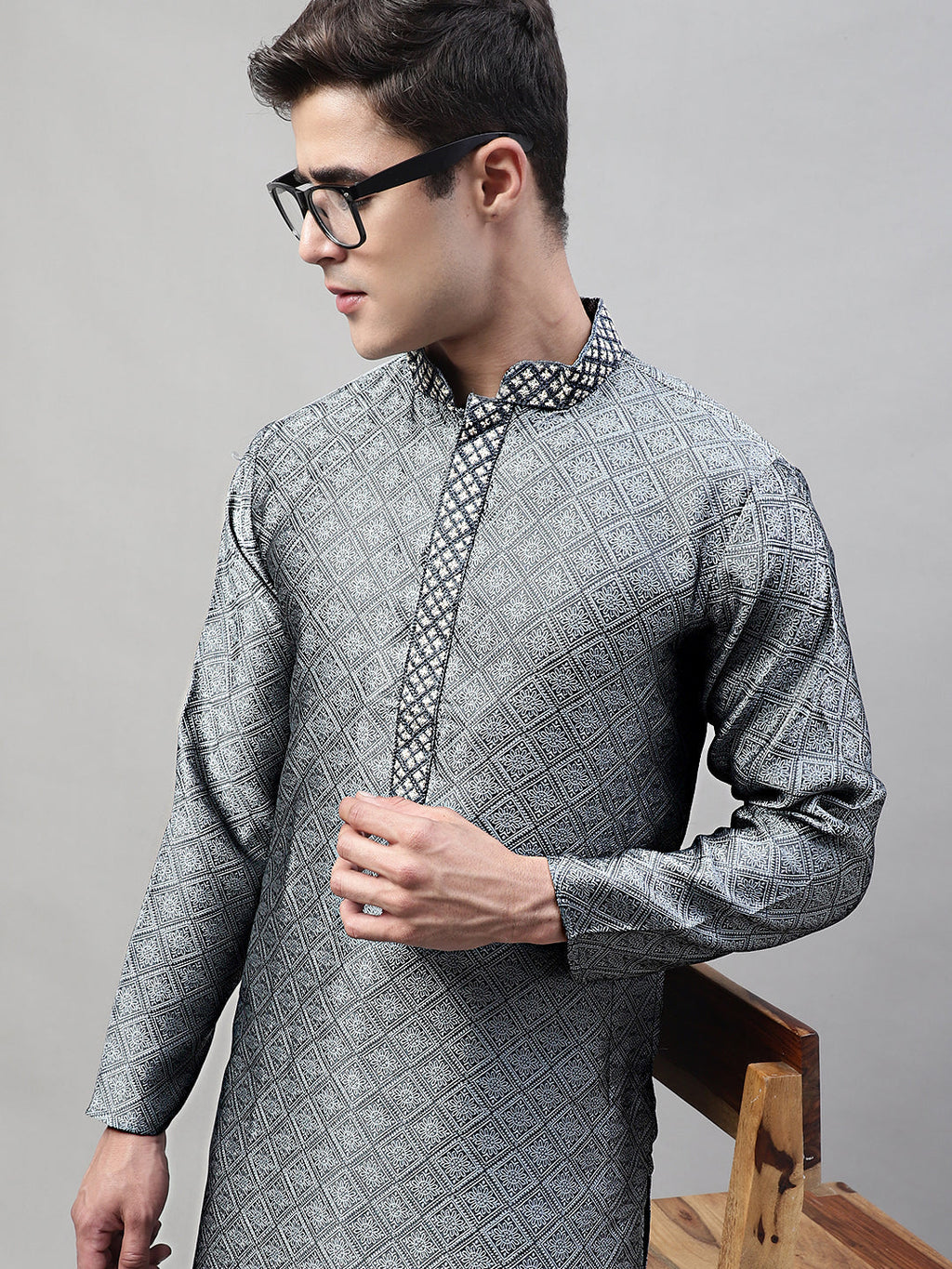 Jompers Men's Grey Jacquard Silk Collar Embroidered Kurta