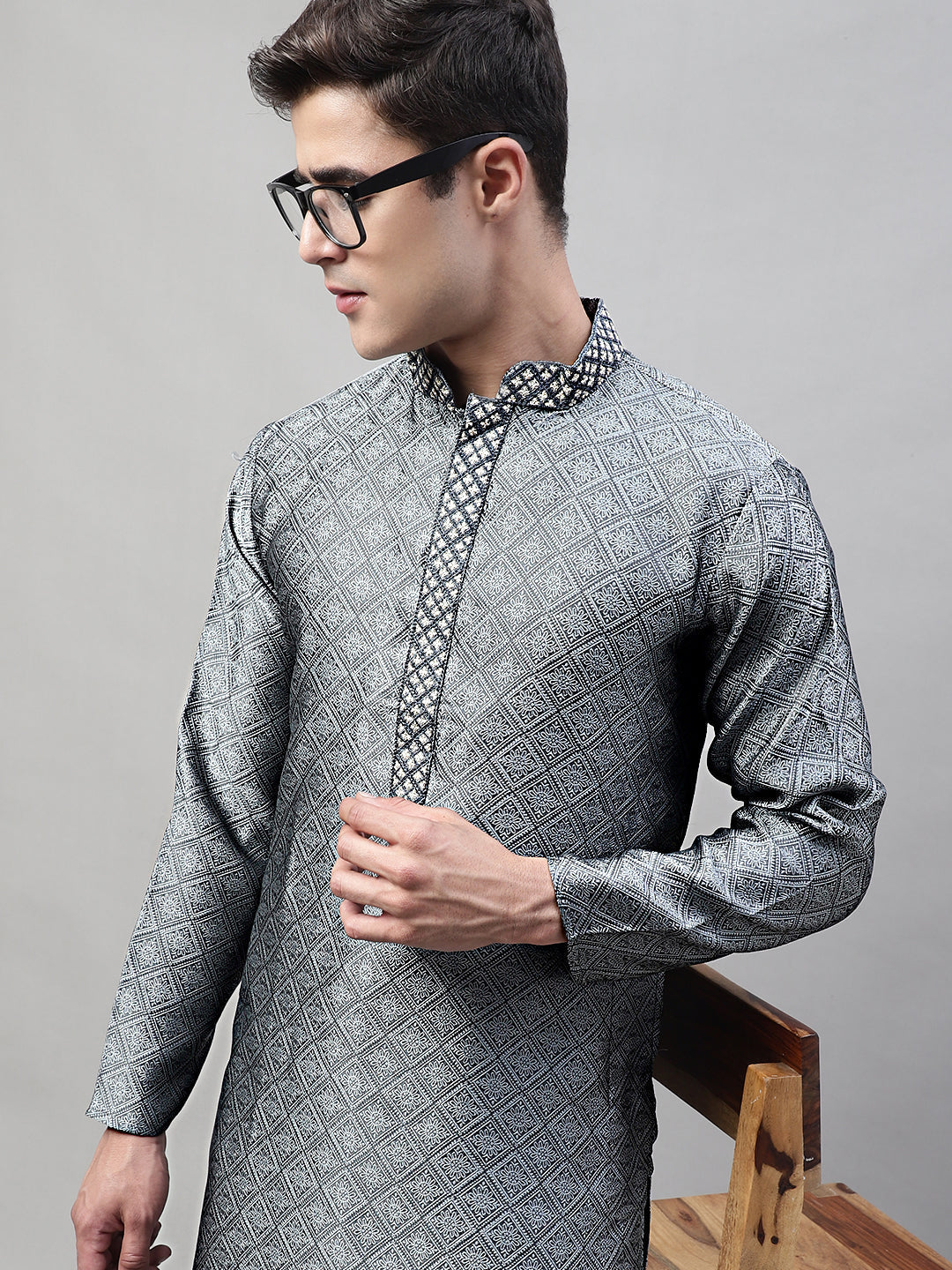 Jompers Men's Grey Jacquard Silk Collar Embroidered Kurta
