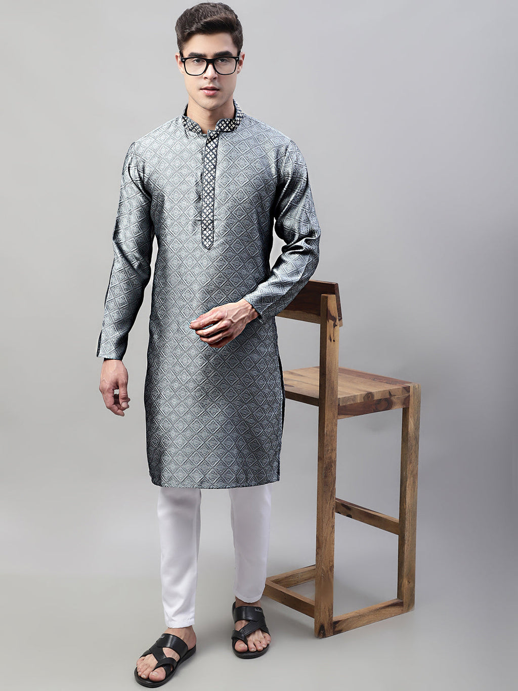 Jompers Men's Grey Jacquard Silk Collar Embroidered Kurta