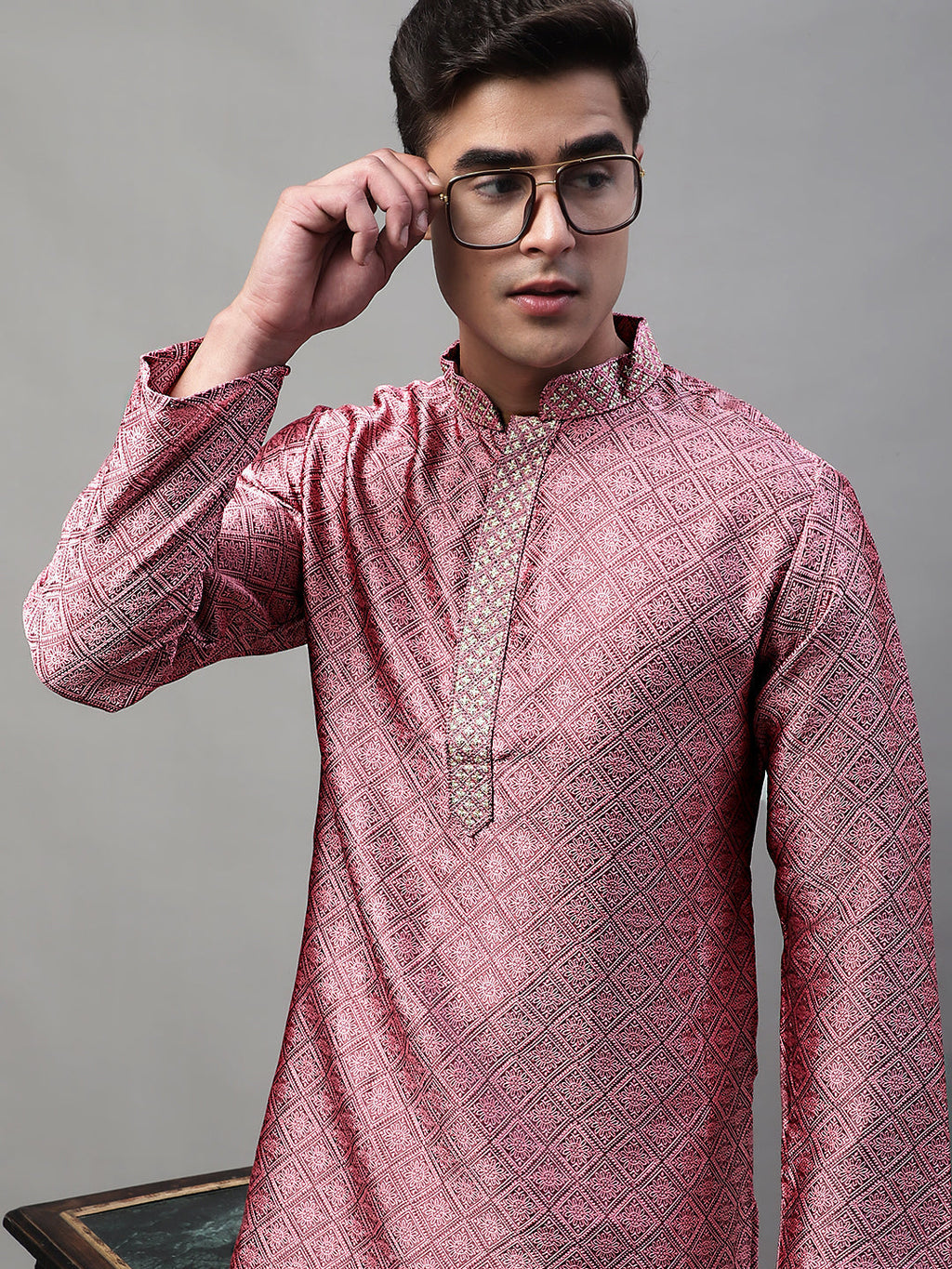 Jompers Men's Pink Jacquard Silk Collar Embroidered Kurta