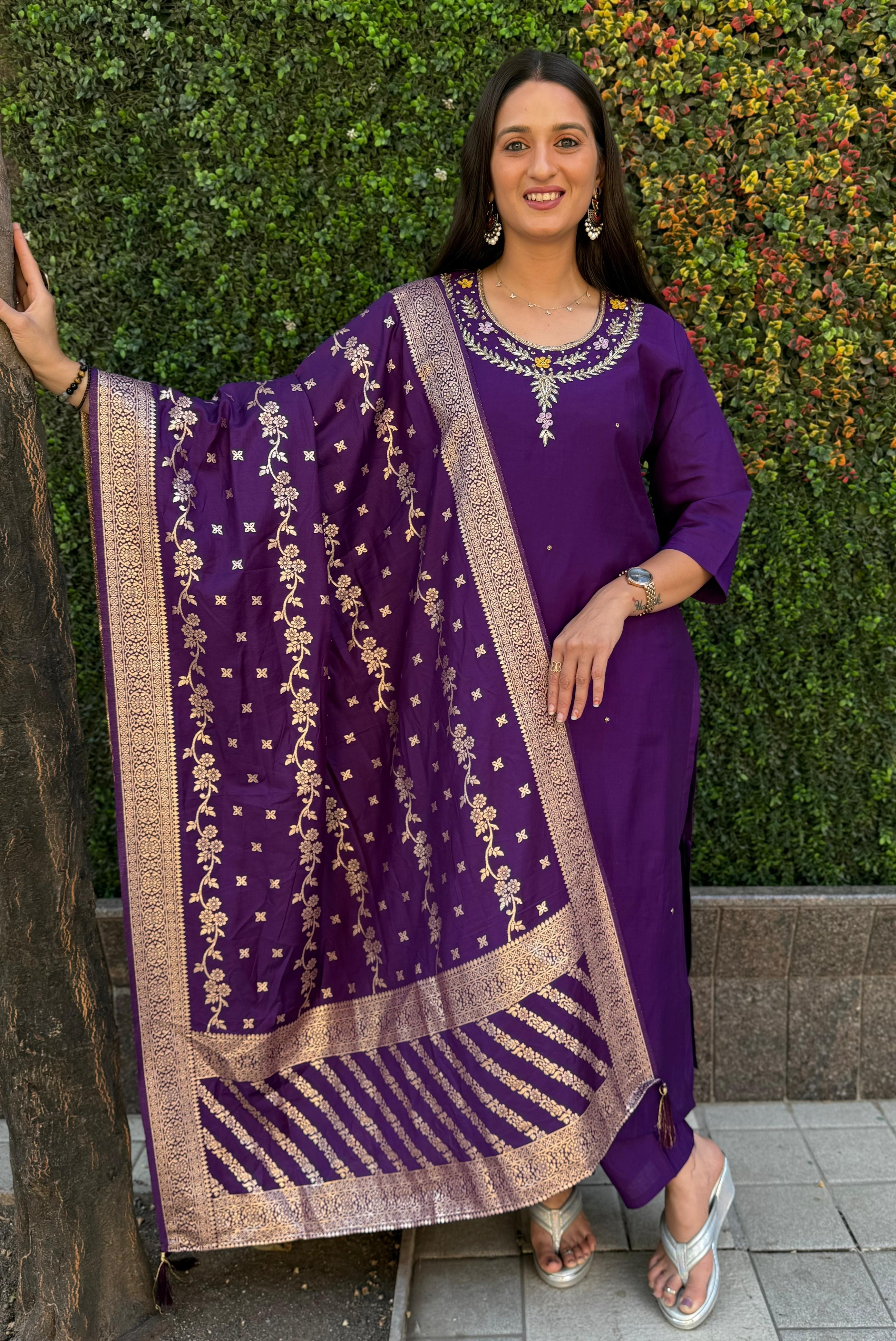 Vedant Vastram Kurta Pant Set With Dupatta Having Beautiful Handwork - Purple