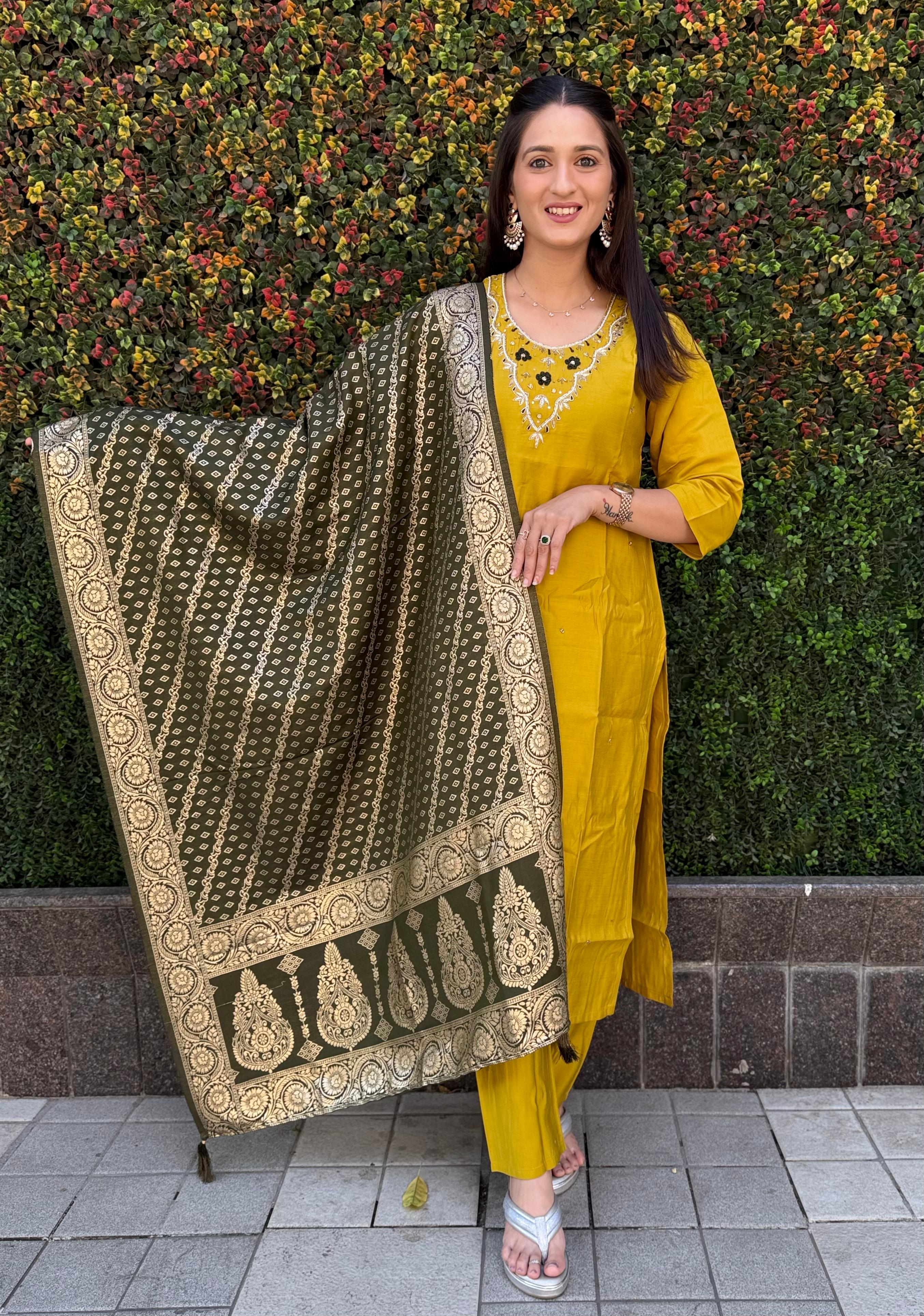 Vedant Vastram Kurta Pant Set With Dupatta Having Beautiful Handwork - Yellow